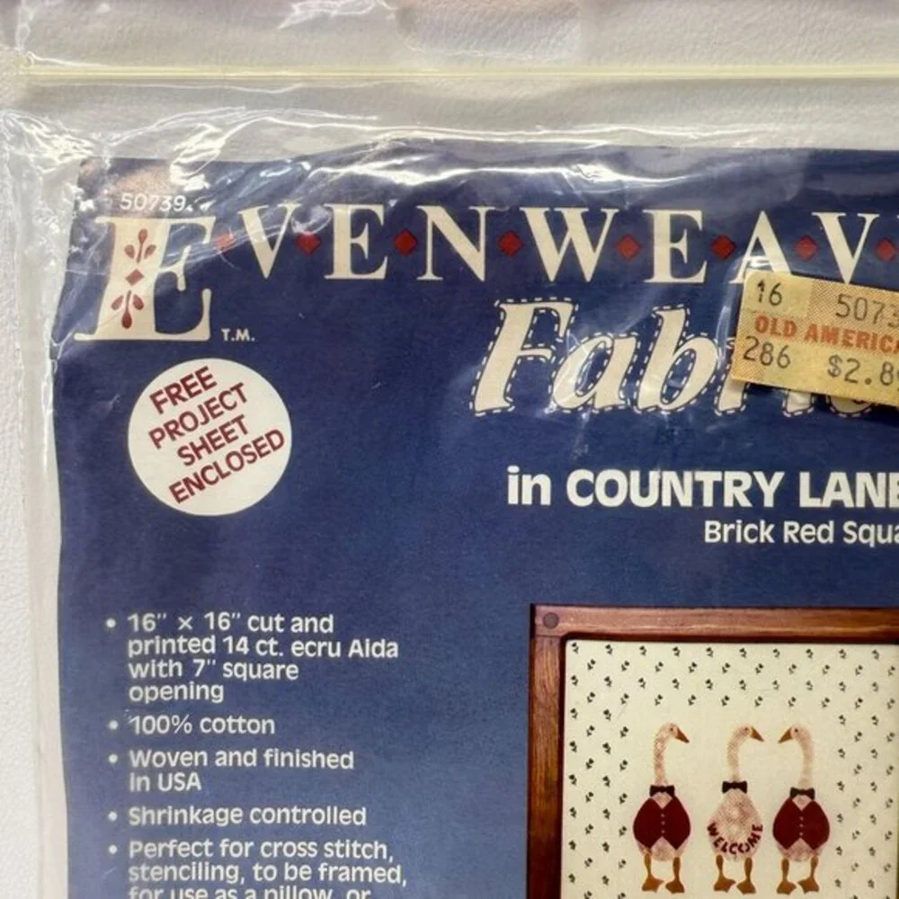 Evenweave Fabrics in Country Lane‎ Brick Red Square 16